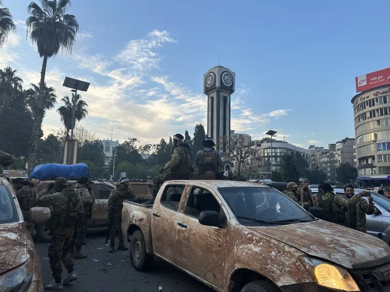Prema pisanju stranih medija, Assad je napustio Damask, a čini se i Siriju.