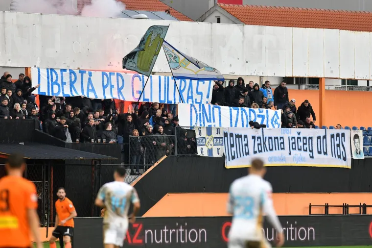 Armada 'isprovocirala' Funcute bakljadom: Šibenčani vratili kanonadu, igrači čistili teren