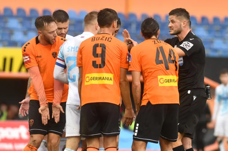 Armada 'isprovocirala' Funcute bakljadom: &Scaron;ibenčani vratili kanonadu, igrači čistili teren