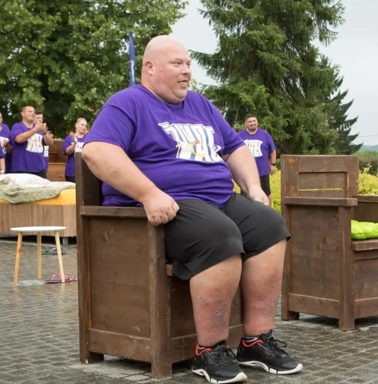Tijekom showa, Alen je smanjio postotak tjelesne mase za impresivnih 47,7%, odnosno izgubio čak 86,4 kilograma. 