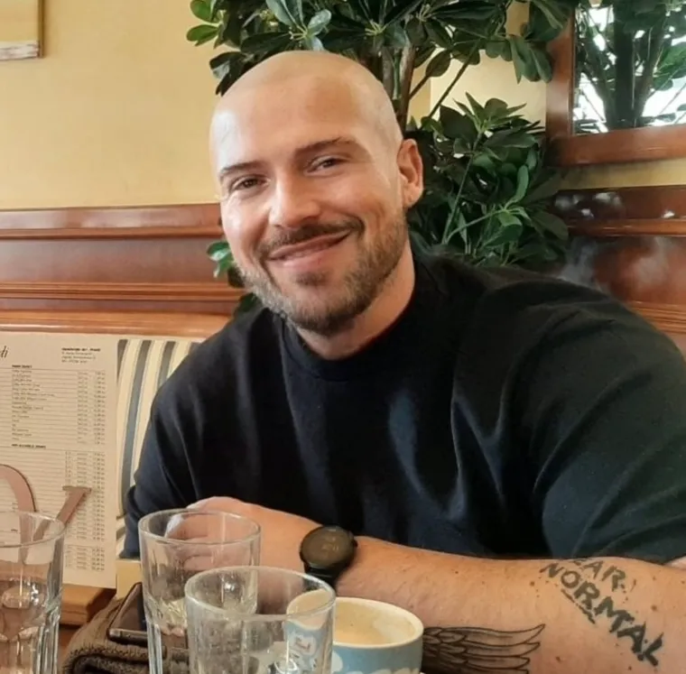 &apos;&apos;Dobro sam, a ljeto provodim poluradno, u pripremama za svoju novu platformu. Imam odlične povratne informacije klijenata, tako sam shvatio da se time želim baviti. Cilj platforme je prvenstveno ljudima dati podršku jer promjena počinje u glavi. Upravo ta mentalna podrška dovodi do promjene. Zato sam odlučio s ljudima podijeliti svoje iskustvo i na osnovu toga im pomoći&apos;&apos;, rekao je Alen za RTL.hr. 