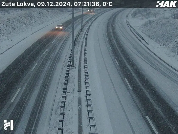 Gusti snijeg u Lici stvorio pravu zimsku idilu