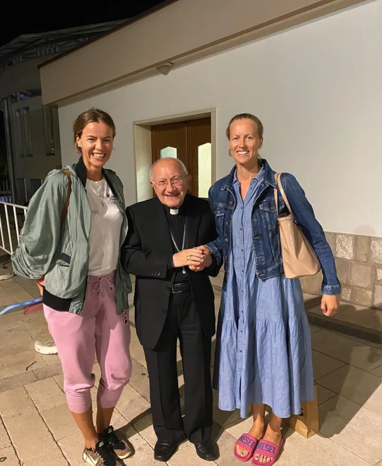 "Zabranili su mi da služim svetu misu, žele mi oduzeti ono &scaron;to koristim za borbu protiv zla", rekla je tada Matea za portal Glas Istre.