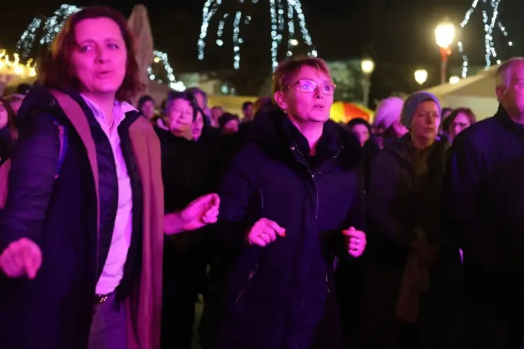 Pogledajte kako se Ogulinci zabavljaju: Lijepe djevojke opustile se uz vino, plesale uz Giulianove hitove