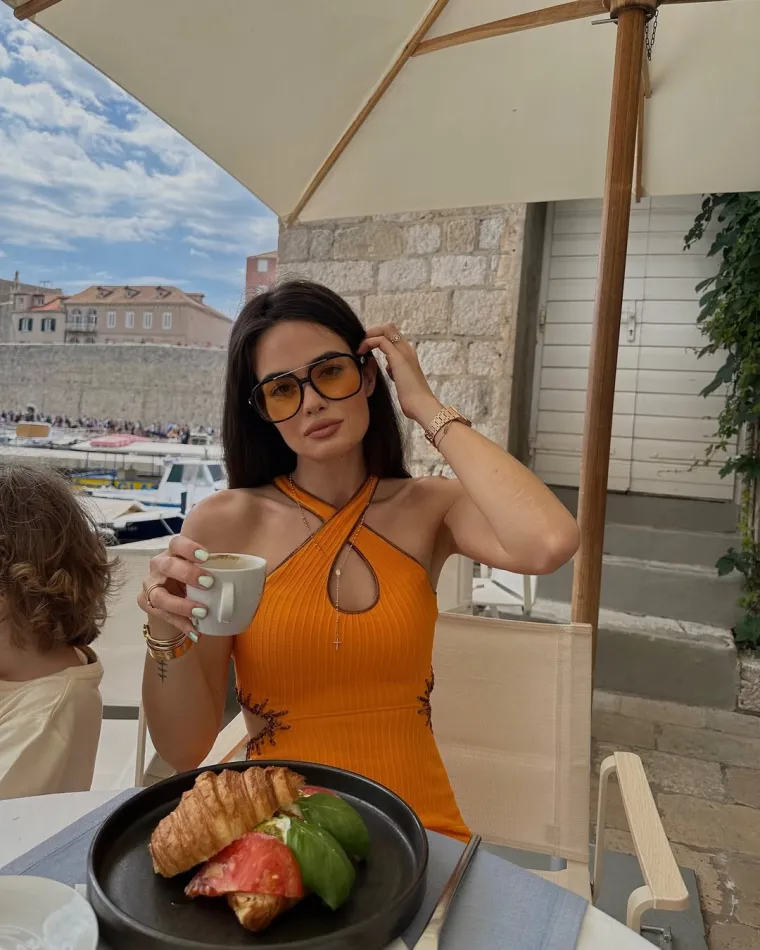 Lijepa WAGsica blista u 33. godini: Adriana Ćaleta-Car osvaja vitkom linijom