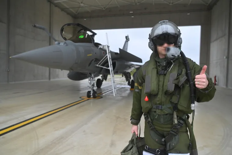 Zapovjednik 91. krila HRZ-a brigadir Christian Jagodić istaknuo je kako opremanje HRZ-a modernim višenamjenskim borbenim avionima predstavlja značajan tehnički iskorak koji omogućuje modernizaciju zračnih snaga i povećanje operativne sposobnosti, čime jačamo našu obrambenu moć.a oprema.