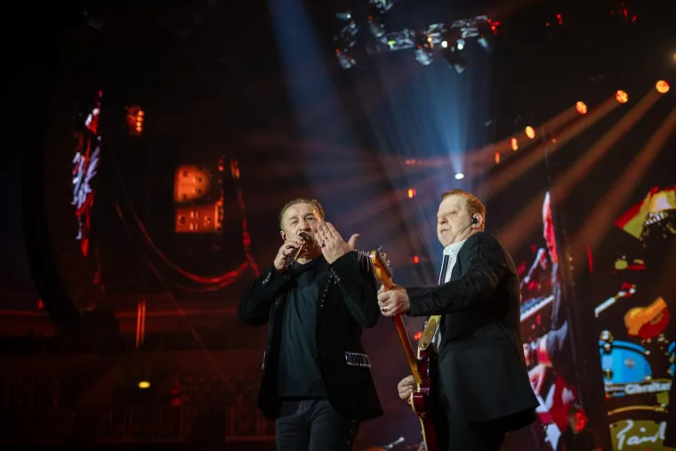 Atmosfera za pamćenje! Pogledajte kako je publika jučer plakala i plesala uz Prljavce