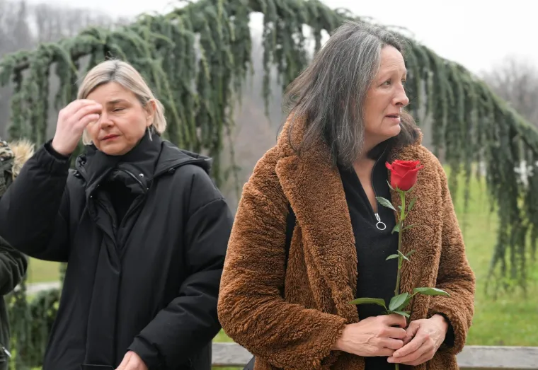 Velika tuga na Mirogoju: Obitelj i prijatelji oprostili su se od legendarnog Siniše Šveca