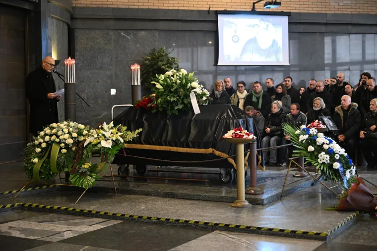 Velika tuga na Mirogoju: Obitelj i prijatelji oprostili su se od legendarnog Siniše Šveca