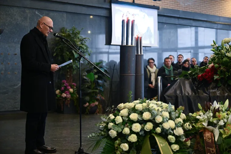 Velika tuga na Mirogoju: Obitelj i prijatelji oprostili su se od legendarnog Siniše Šveca
