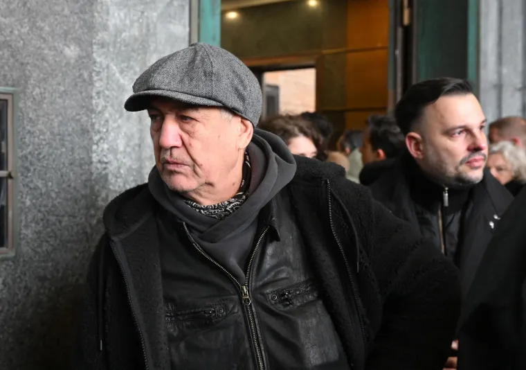 Velika tuga na Mirogoju: Obitelj i prijatelji oprostili su se od legendarnog Siniše Šveca