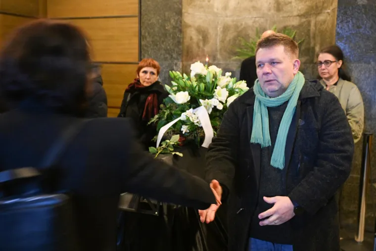 Velika tuga na Mirogoju: Obitelj i prijatelji oprostili su se od legendarnog Siniše Šveca