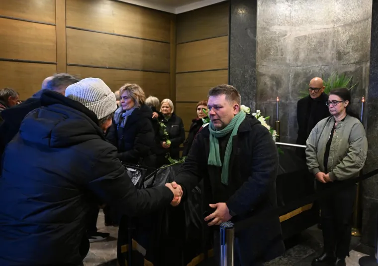 Velika tuga na Mirogoju: Obitelj i prijatelji oprostili su se od legendarnog Siniše Šveca