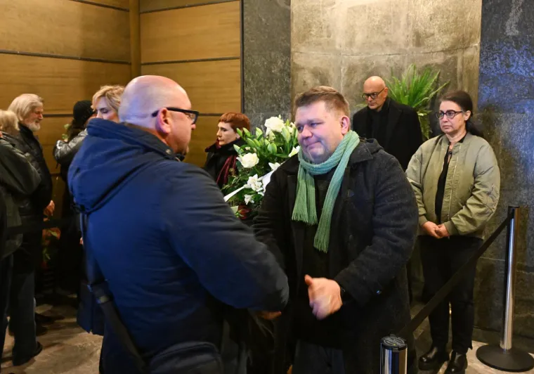 Velika tuga na Mirogoju: Obitelj i prijatelji oprostili su se od legendarnog Siniše Šveca