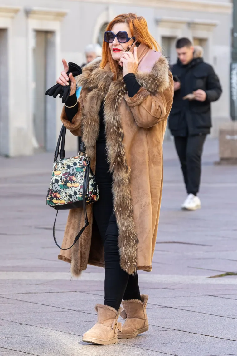 Adventski ugođaj osjeti se u zraku, a veseli prolaznici donose dodatnu toplinu u grad.