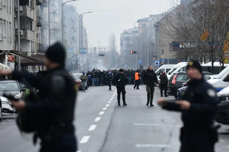 Pogledajte korteo Bad Blue Boysa do Kranjčevićeve: Očekuje nas spektakl na tribinama
