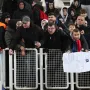 Jedan je simpatizer došao do ograde stadiona u Kranjčevićevoj s posebnom porukom - Kule 17, može dres.