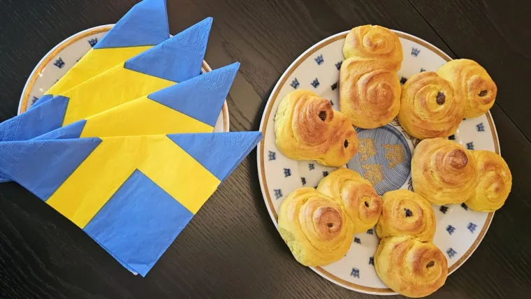 Šveđani su ponosni na niz stvari - od Nobela i grupe ABBA do inovacija poput šibica i zatvarača na odjeći ali i  spotifya i skypea. S Hrvatskom ih veže tradicija ispijanja kave. U Švedskoj se to zove fika, što je pauza za kavu i ima veliki značaj. Toliki da neke kompanije u ugovoru o radu - daju &quot;pravo na fiku&quot;. 