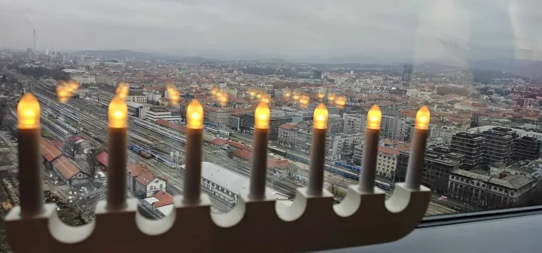 Švedska je ove godine postala članica NATO-a, što posebno ističe, pogotovo nakon ruske agresije nad Ukrajinom, jer se sigurnosna situacija u Europi značajno promijenila. 