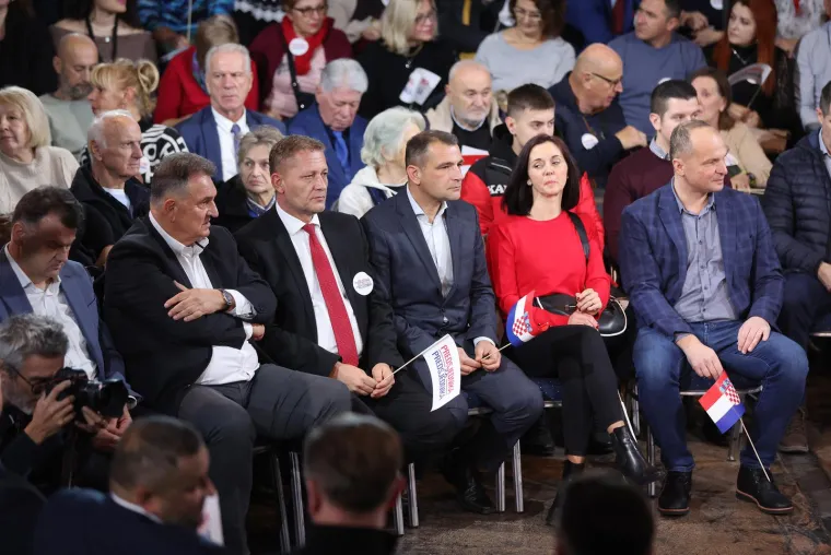 Milanović dočekan gromoglasnim pljeskom: U&scaron;ao u Tvornicu uz istu pjesmu kao i 2019.