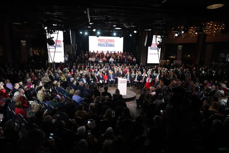 Milanović dočekan gromoglasnim pljeskom: U&scaron;ao u Tvornicu uz istu pjesmu kao i 2019.