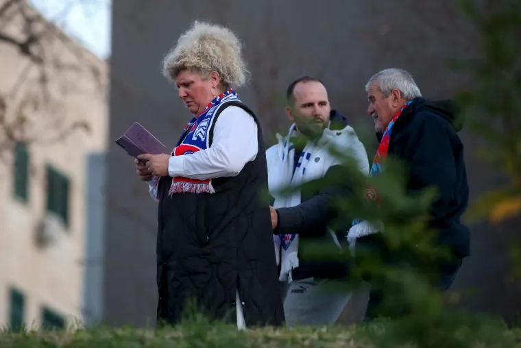 Uoči Jadranskog derbija osvanuo transparent sa zanimljivom porukom