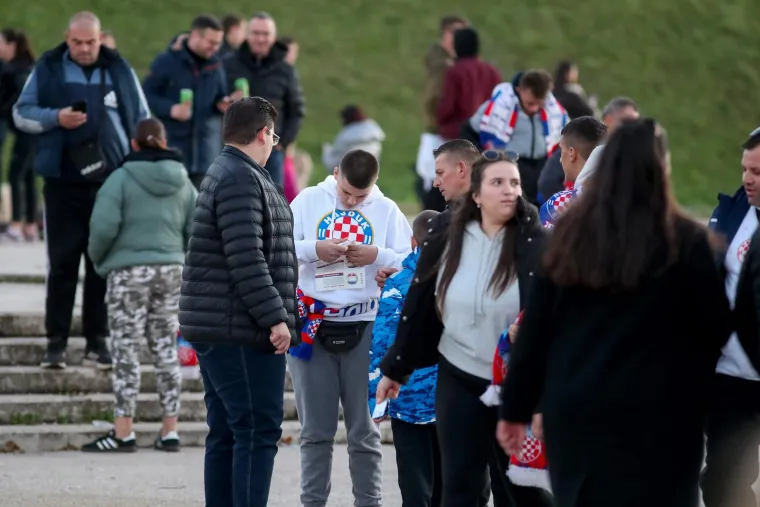 Uoči Jadranskog derbija osvanuo transparent sa zanimljivom porukom