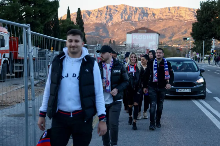 Uoči Jadranskog derbija osvanuo transparent sa zanimljivom porukom