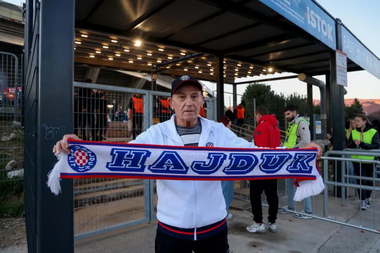 Uoči Jadranskog derbija osvanuo transparent sa zanimljivom porukom