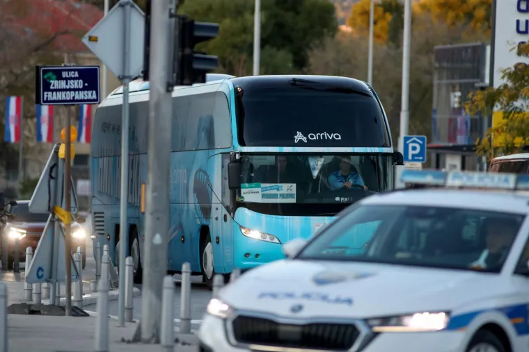 Uoči Jadranskog derbija osvanuo transparent sa zanimljivom porukom