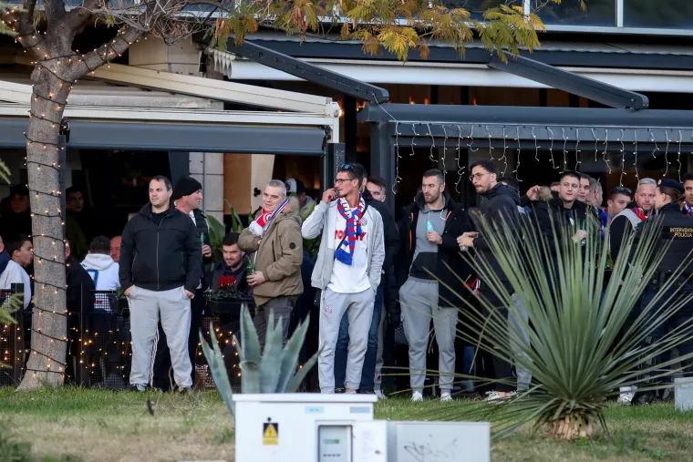 Uoči Jadranskog derbija osvanuo transparent sa zanimljivom porukom