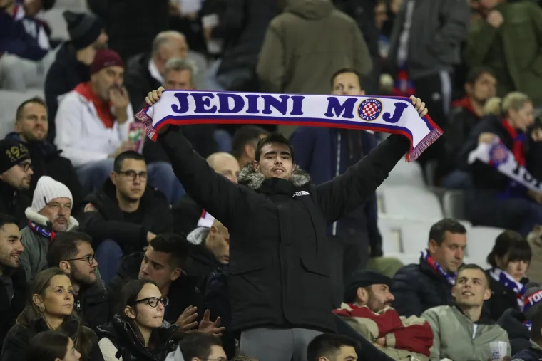 Uoči Jadranskog derbija osvanuo transparent sa zanimljivom porukom