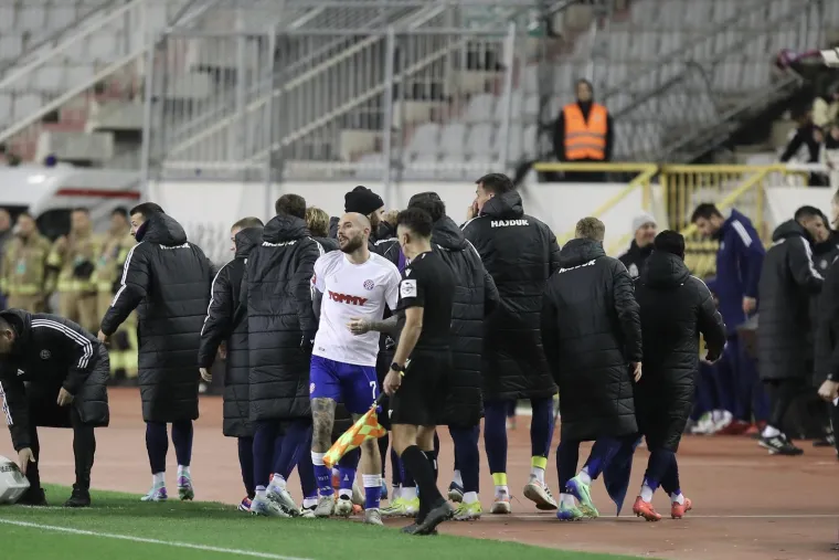 Nikola Kalinić se pojavio na Jadranskom derbiju: Provjerite s kim gleda utakmicu