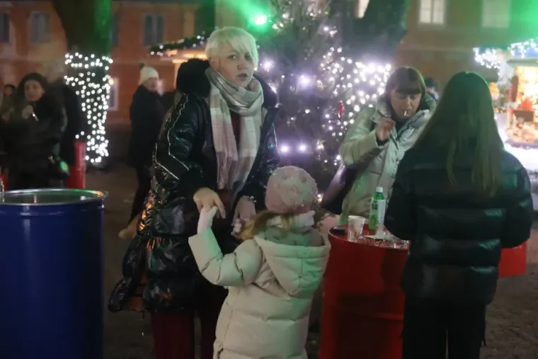Edo Majka i Boemi nastupili u Karlovcu: Brojni fanovi pjevali su njihove najveće hitove, a danas ondje nastupa kralj balada