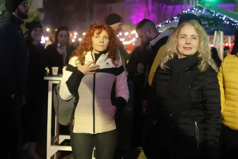 Edo Majka i Boemi nastupili u Karlovcu: Brojni fanovi pjevali su njihove najveće hitove, a danas ondje nastupa kralj balada