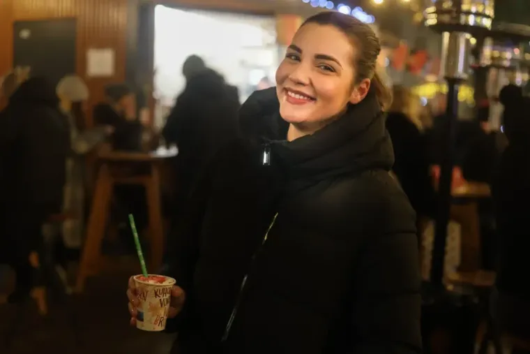 Edo Majka i Boemi nastupili u Karlovcu: Brojni fanovi pjevali su njihove najveće hitove, a danas ondje nastupa kralj balada