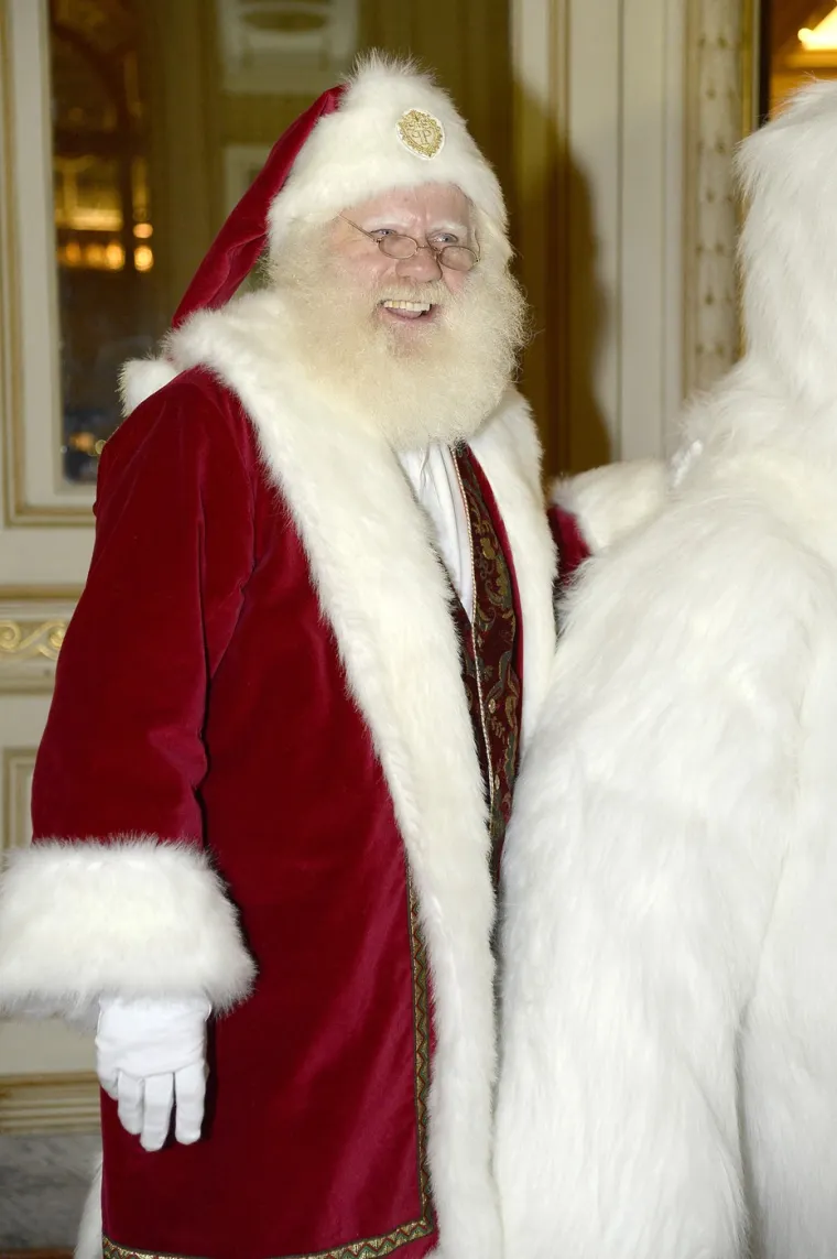 Otkriveno kako zapravo izgleda Djed Mraz: Pogledajte pravo lice božićne ikone