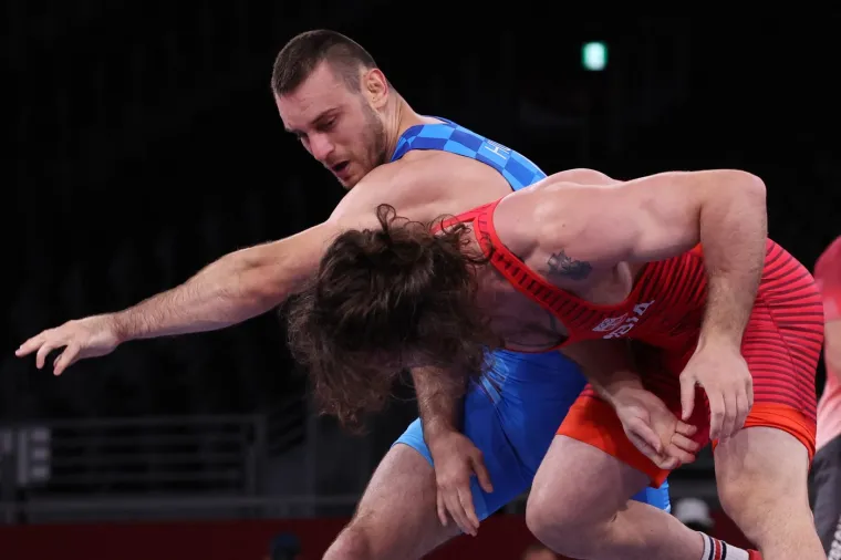 Na Olimpijadi u Tokiju 2021. godine Ivan Huklek nije uspio osvojiti broncu, budući da je u borbi za treće mjesto u kategoriji do 87 kilograma izgubio od Zuraba Datunašvilija, Gruzijca koji je od 2018. godine državljanin Srbije. Međutim, prema riječima Milanovića, situacija bi se mogla značajno promijeniti.