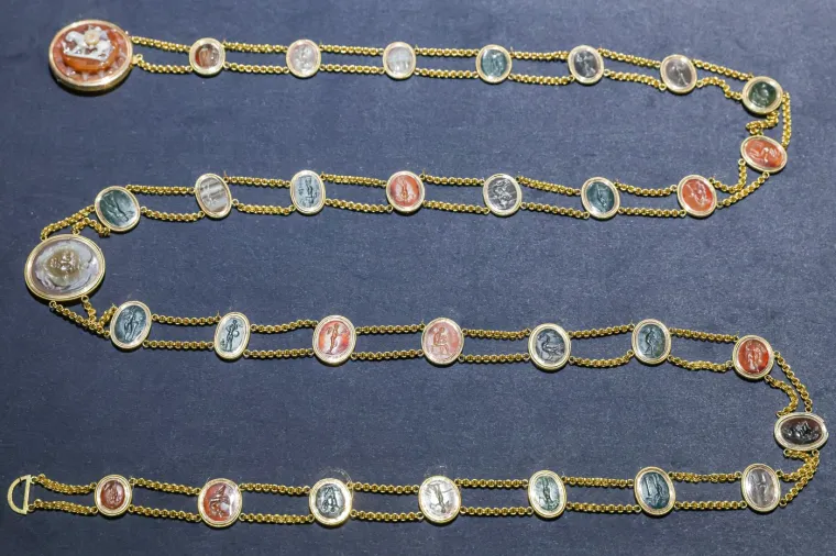 Dugo skrivana blaga ruskog dvora: Pogledajte te rasko&scaron;ne i luksuzne dragocjenosti