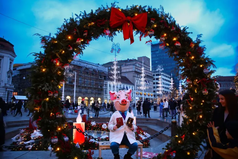 22. Zagreb, Hrvatska: Glavni grad Hrvatske domaćin je jednih od najveselijih božićnih sajmova. Datum održavanja je od 30. studenog 2024. do 7. siječnja 2025.