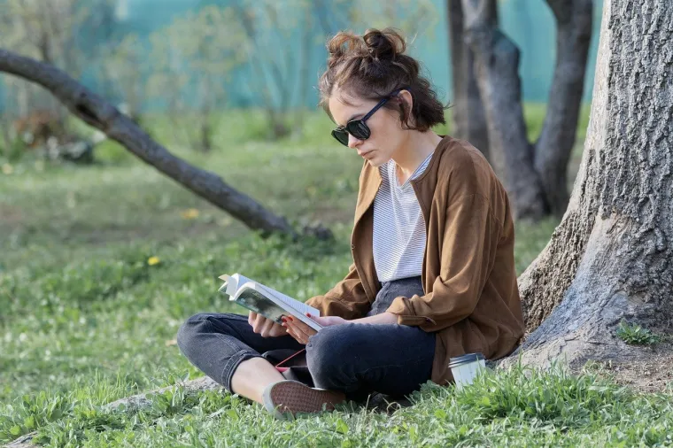 21. Razmjena knjiga: Ovaj savjet naravno vrijedi samo za one koji vole čitati. Ako ste upravo pročitali zanimljivu knjigu, možete je zamijeniti s nekim ili stvoriti lanac razmjene knjiga u svojoj ulici ili susjedstvu. To je sjajan način da u&scaron;tedite novac i uvijek imate ne&scaron;to novo za čitanje.