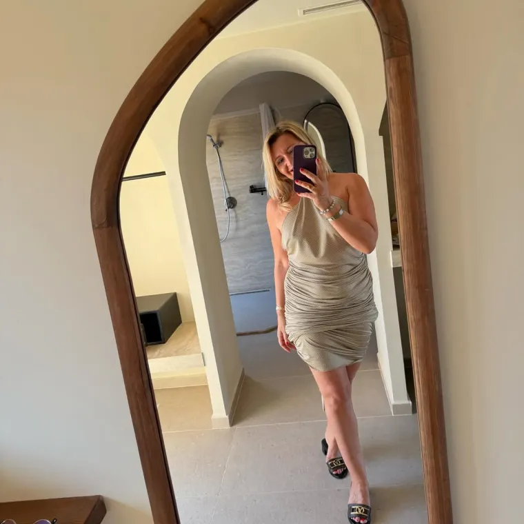 Prije nego &scaron;to se udala za biznismena, Snježana je bila u braku s manekenom Mihaelom Galekovićem. Upoznali su se 2005. godine kad je ona bila vlasnica modne agencije, a on model. 