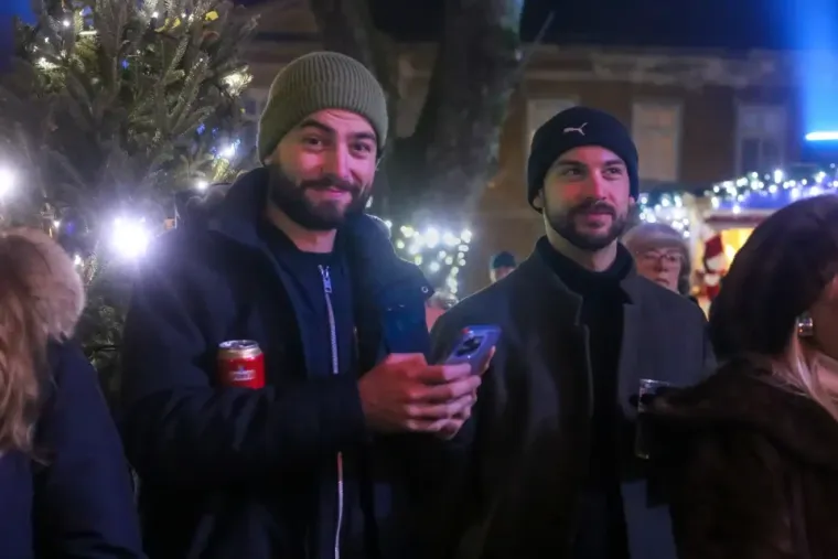 Na karlovačkom adventu brojni su se zabavljali iz hitove glazbene dive Josipe Lisac. 