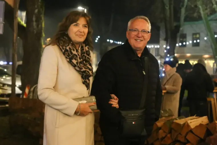 Karlovčani će u novu godinu ući s popularnim hrvatskim pjevačem Joletom, koji će zasigurno održati spektakularan koncert. 