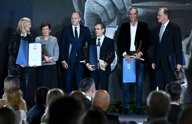 Mate&scaron;a se nije odvajao od svoje Blanke, a pogledajte s kim je nikad zaljubljeniji par sjedio za stolom