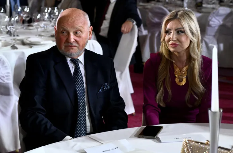 Mate&scaron;a se nije odvajao od svoje Blanke, a pogledajte s kim je nikad zaljubljeniji par sjedio za stolom