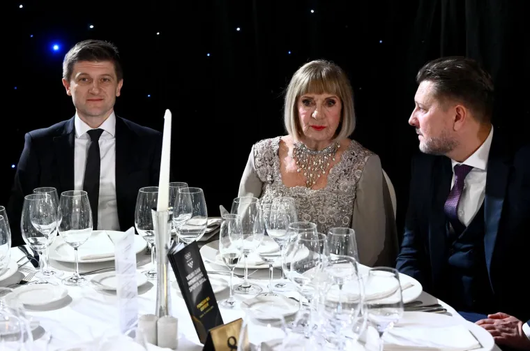 Mate&scaron;a se nije odvajao od svoje Blanke, a pogledajte s kim je nikad zaljubljeniji par sjedio za stolom