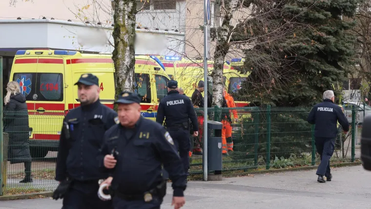 Stravični prizori u Prečkom: Napadač upao u školu, izbo učiteljicu i učenike, ubio dijete