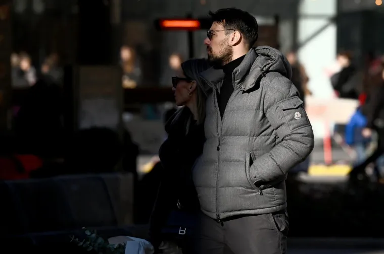 Po špici su i ove subote prošetali brojni slavni, a Ivica Vrdoljak sunčan dan provodio je u društvu supruge.