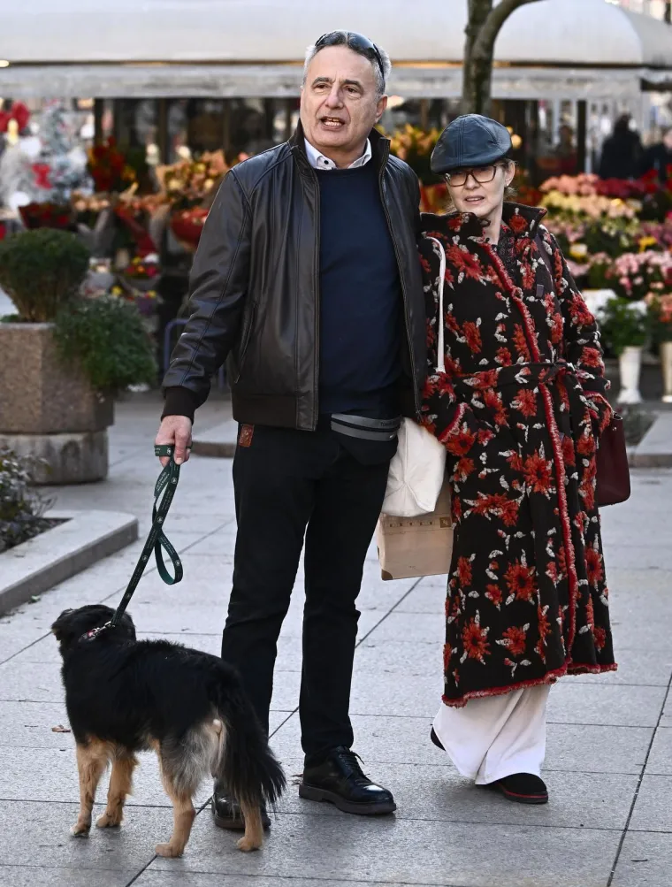 Pavle Kalinić prošetao je u društvu supruge.